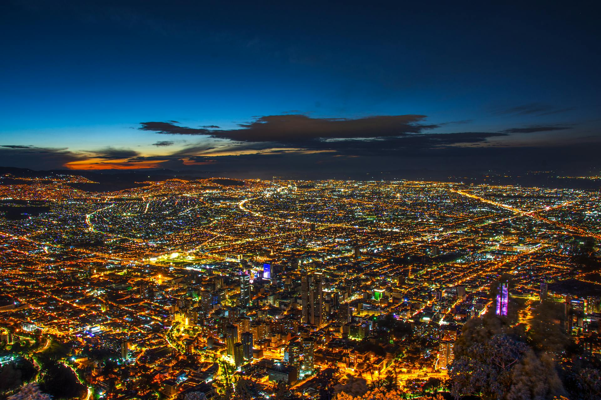 【每日特价机票】-商务舱- 美国航空-巴塞罗那至波哥大，起价€1,473