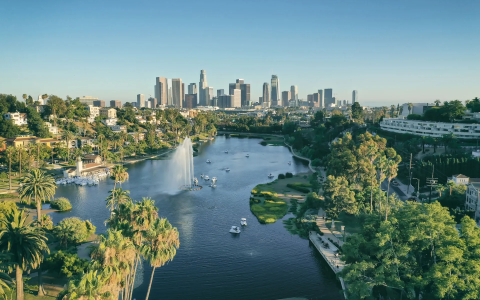 【每日特价机票】-商务舱- 菲律宾航空-悉尼至洛杉矶，起价$2,855 / AU$4,442