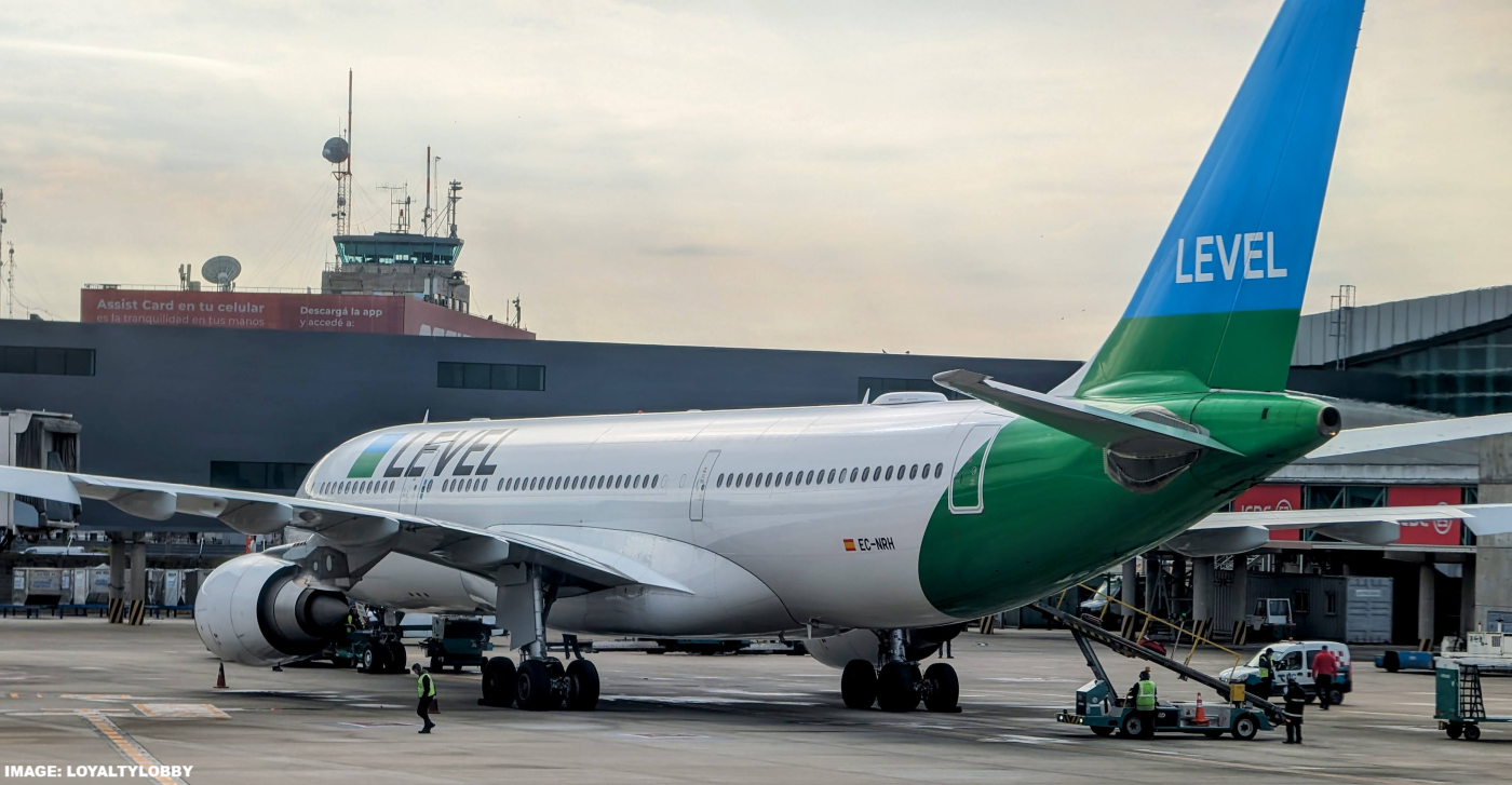 美国航空 AAdvantage 会员乘坐 AA 编码的 LEVEL 航班可赚取里程。