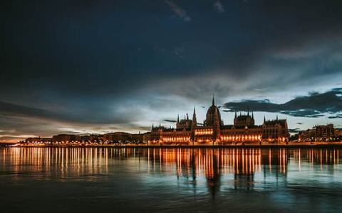 【每日特价机票】-商务舱- 中国南方航空 东京至布达佩斯 1,495美元起