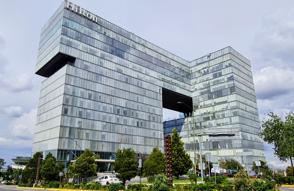 希尔顿美洲酒店限时特惠：预订2026年4月6日前入住，最高享75折优惠（需于12月15日前完成预订）