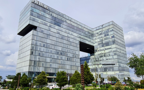 希尔顿美洲酒店限时特惠：预订2026年4月6日前入住，最高享75折优惠（需于12月15日前完成预订）