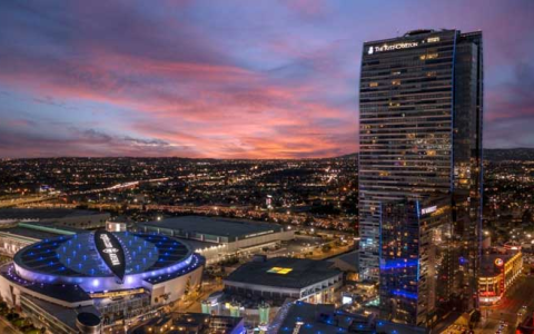 万豪旅享家：在美国 20 多个地点入住套房，即可赚取 10,000 或更多积分奖励