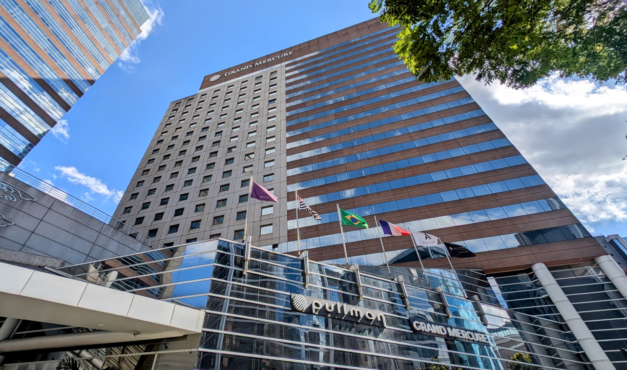 2025 年黑色星期五雅高酒店 40% 至 50% 折扣促销，入住时间 2025 年 12 月 19 日至 2026 年 12 月 18 日（需在 12 月 3 日前预订）